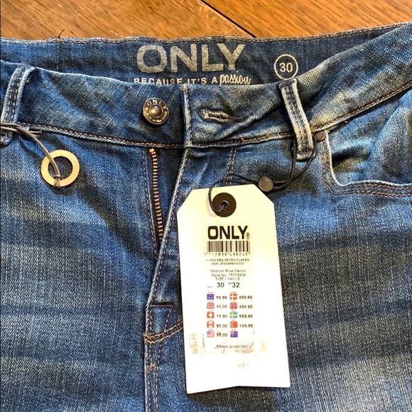 Only flare distressed jeans 29 or 30 - Picture 6 of 8